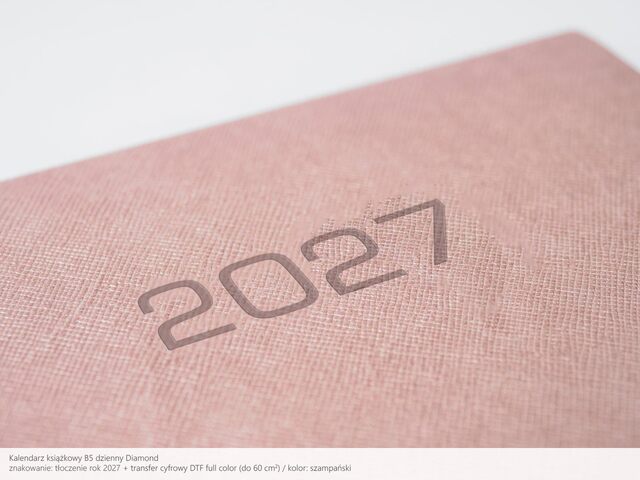 Kalendarz książkowy z ozdobną okładką 2027
